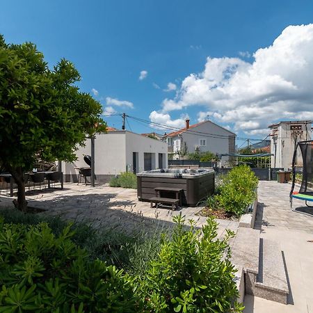 Maca Apartments & Suites Trogir Exterior photo
