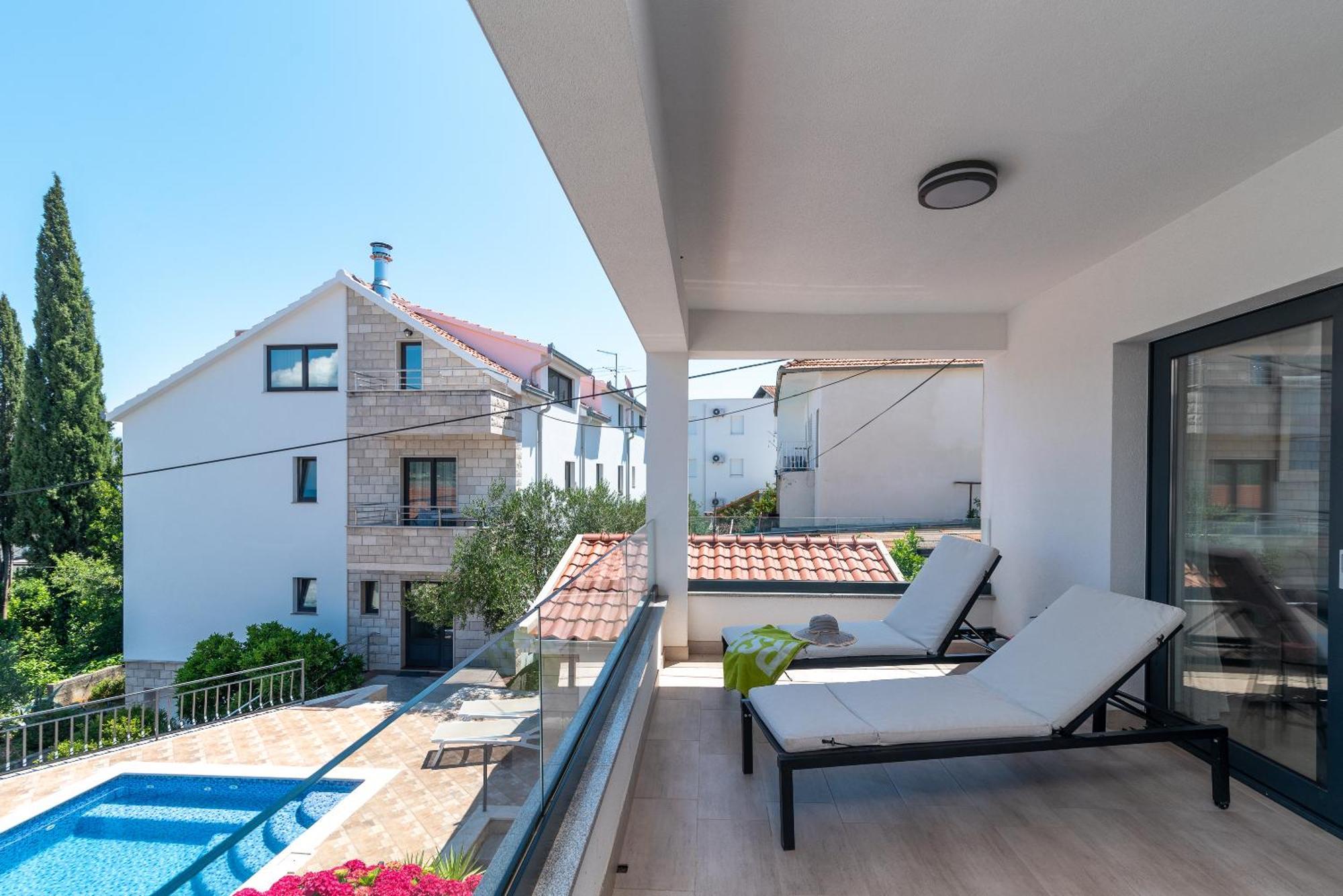 Maca Apartments & Suites Trogir Exterior photo