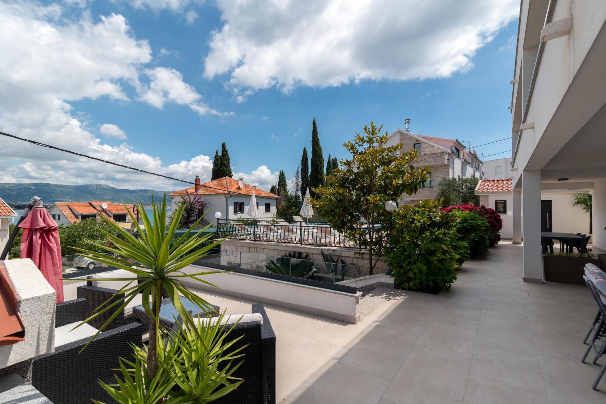 Maca Apartments & Suites Trogir Exterior photo