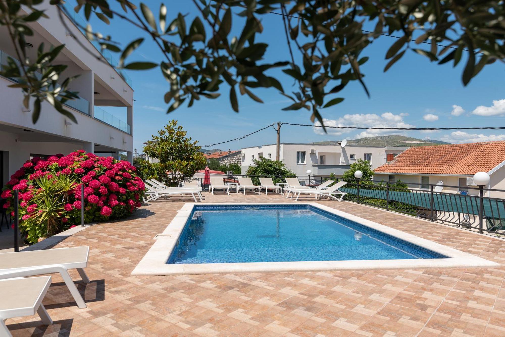 Maca Apartments & Suites Trogir Exterior photo